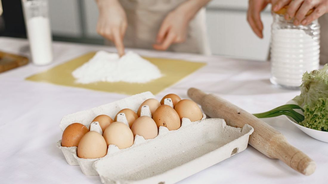 HULISEN baking tools in use on a kitchen counter